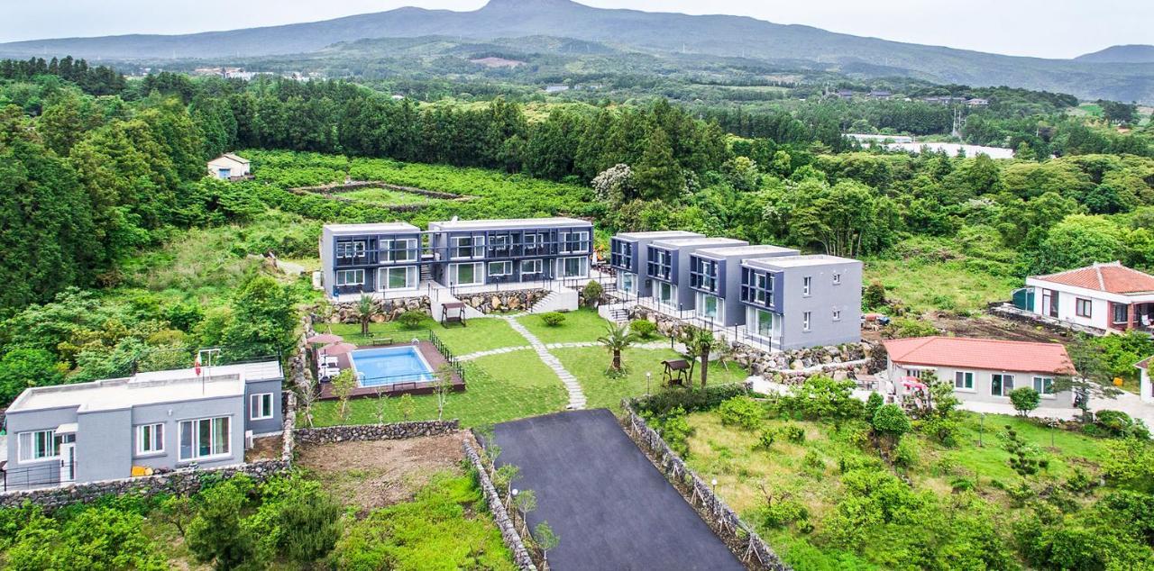 Donnaeko Pension ซอกวีโพ ภายนอก รูปภาพ
